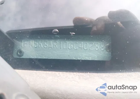 2013 Ford Police Interceptor z USA, uszkodzony, nr VIN 1FM5K8AR1DGC40288